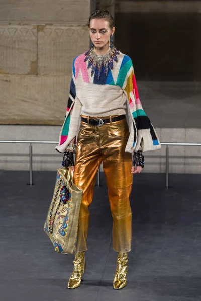 Look 39